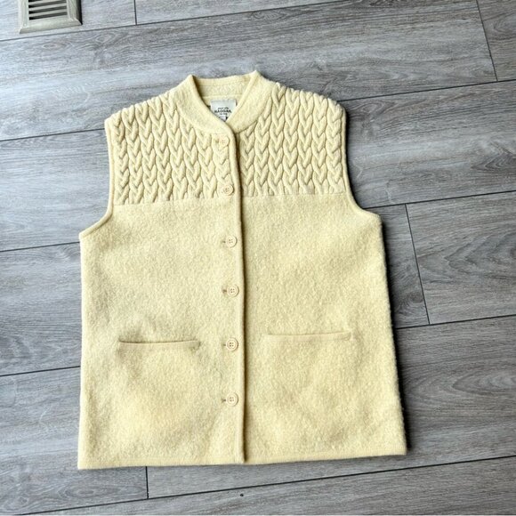 Vintage Hagger Pure Wool Sleeveless Cardigan Vest Made in Hong Kong - Picture 4 of 13